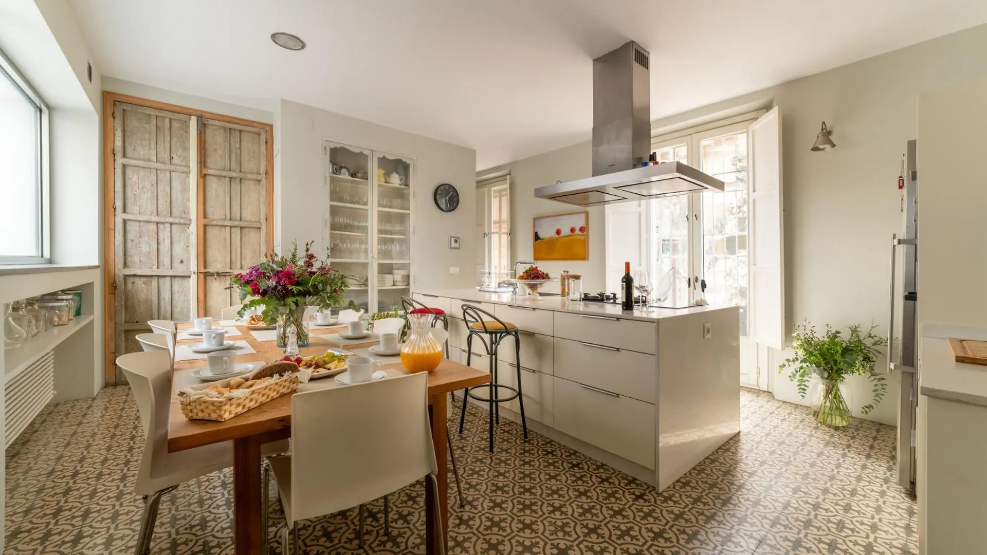 شقة Casa Boutique San Bernardo, Con Jacuzzi Y Parking. إشبيلية