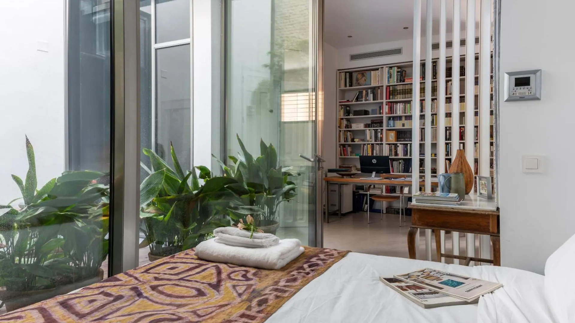 شقة Casa Boutique San Bernardo, Con Jacuzzi Y Parking. إشبيلية