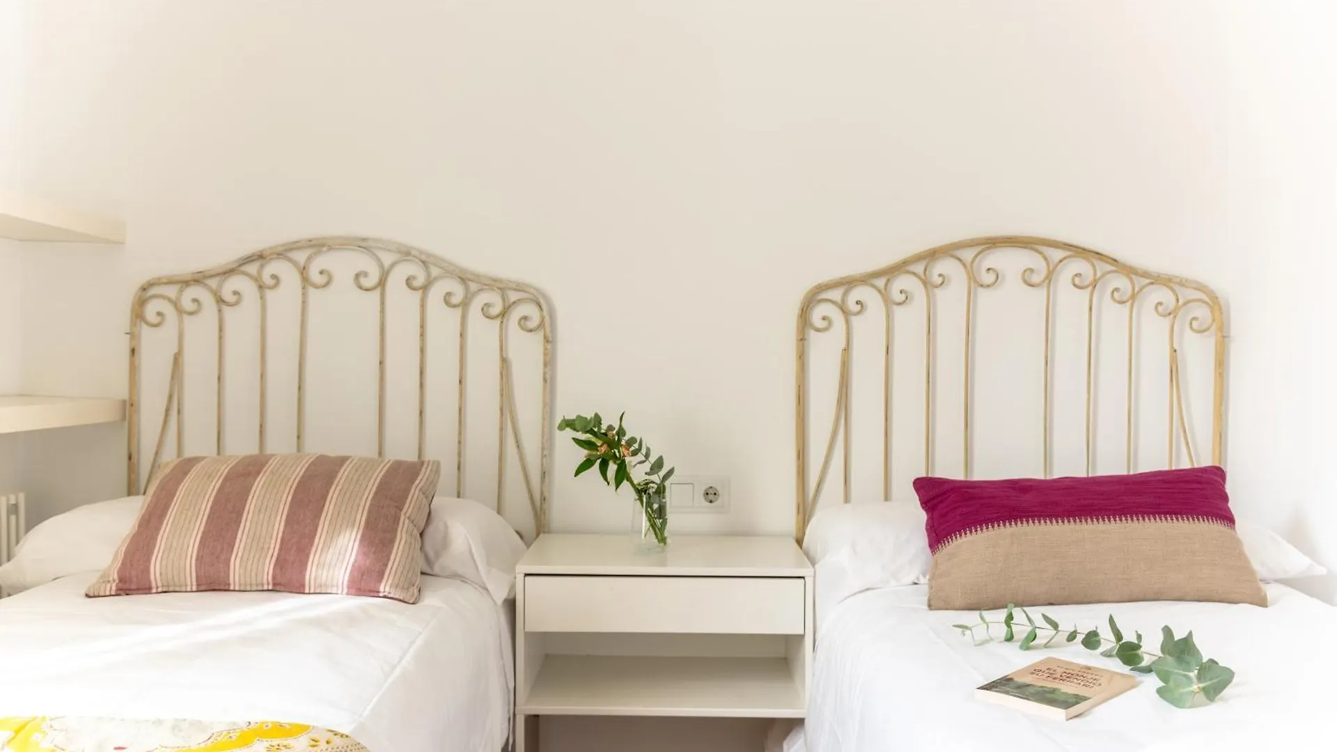 شقة Casa Boutique San Bernardo, Con Jacuzzi Y Parking. إشبيلية