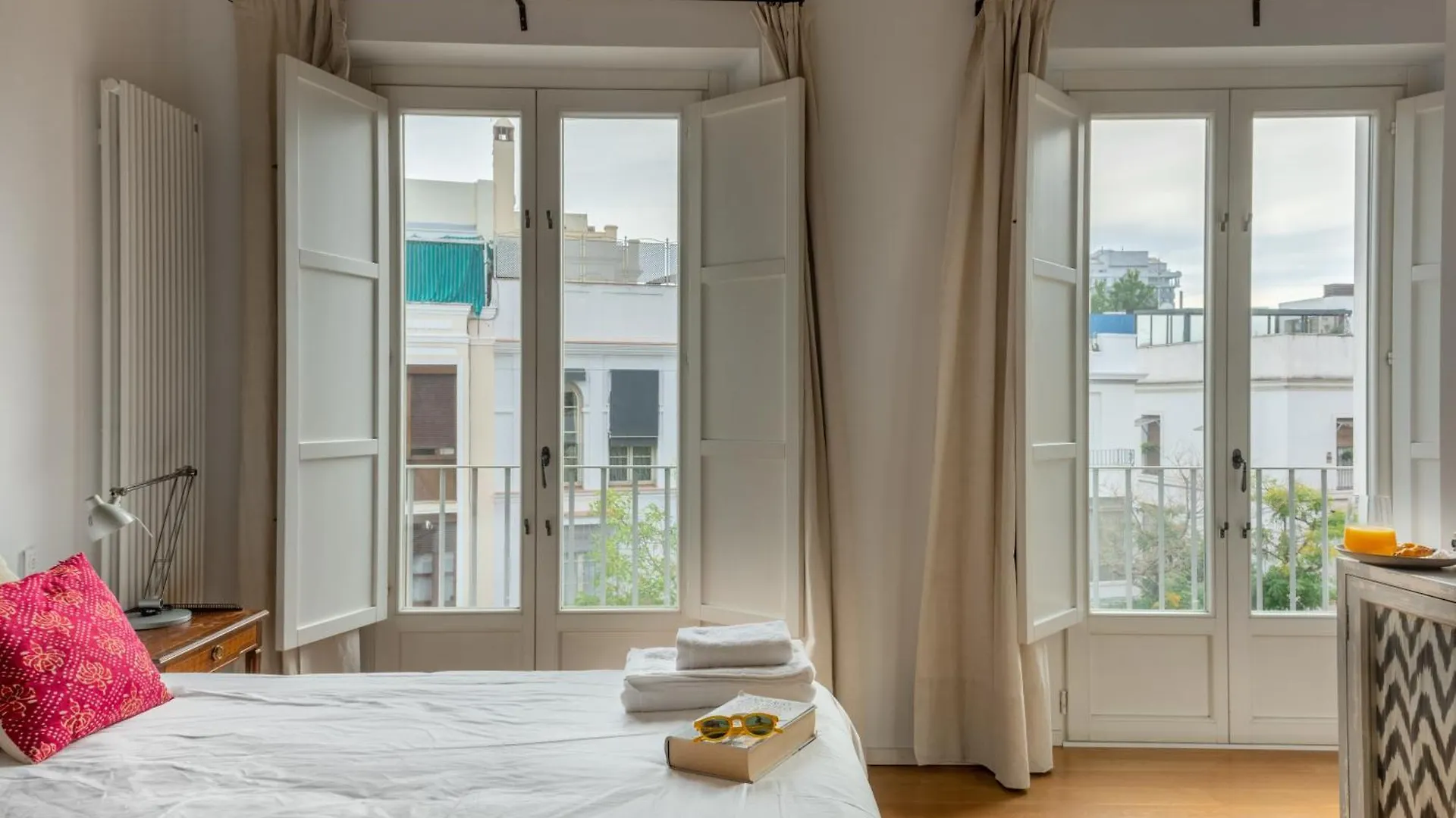 شقة Casa Boutique San Bernardo, Con Jacuzzi Y Parking. إشبيلية 0*,