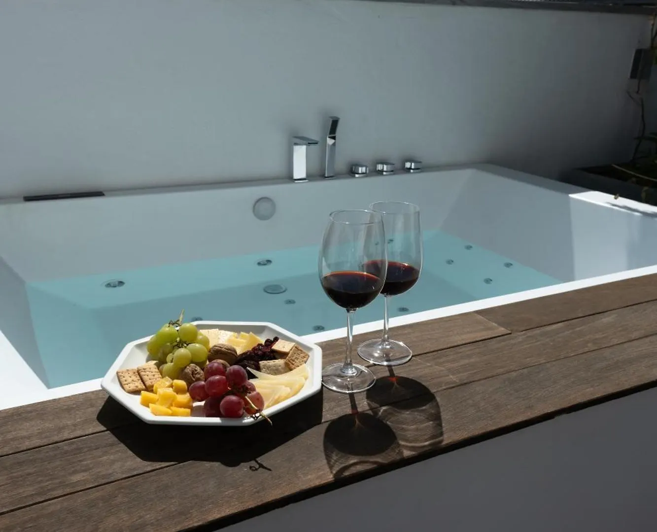 شقة Casa Boutique San Bernardo, Con Jacuzzi Y Parking. إشبيلية